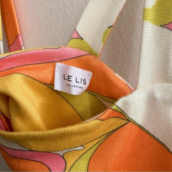 Tropical Style Twisted Back Crop Top - Picture 7 of 7